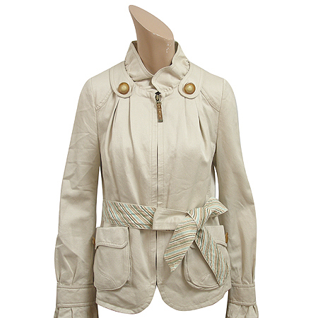 �����  ����