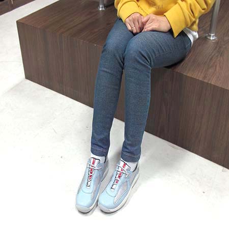 Prada(�����) ����Ŀ�� �̹���5 - ���̺��� �߰���ǰ
